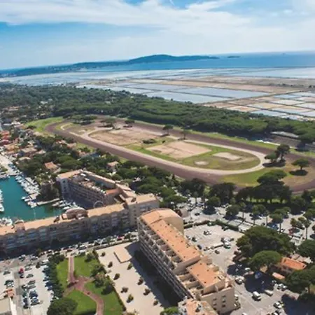 Apartment T2 Climatise Avec Piscine, Parking, Port De - Fr-1-335-188